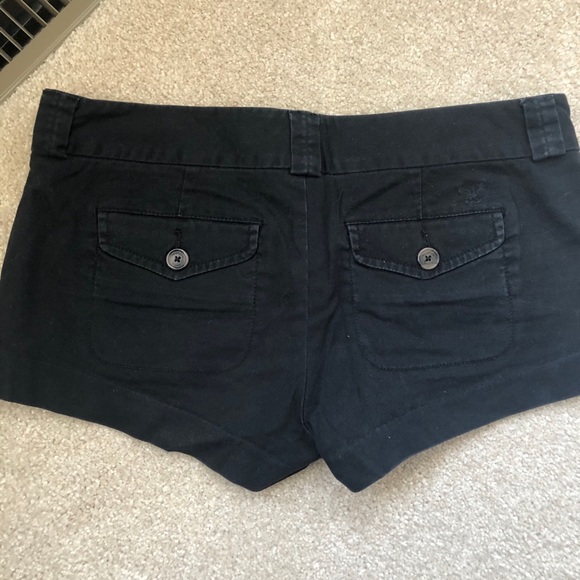 Size 4 black shorts - Picture 2 of 5